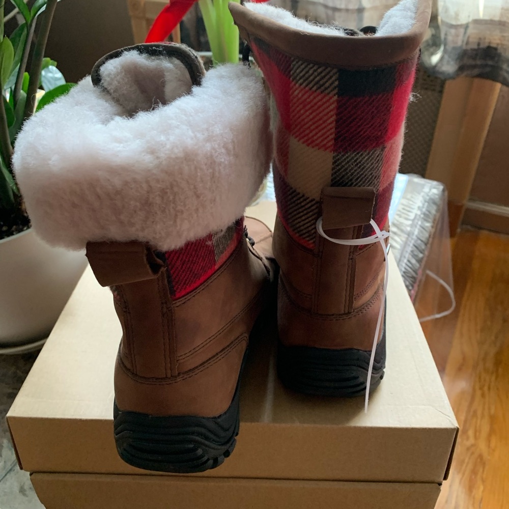 Boots - Picture 5 of 7